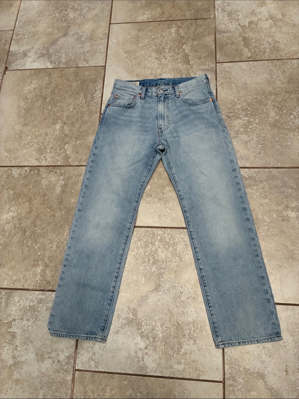Men's Straight Light Wash Jeans - Classic Straight Fit